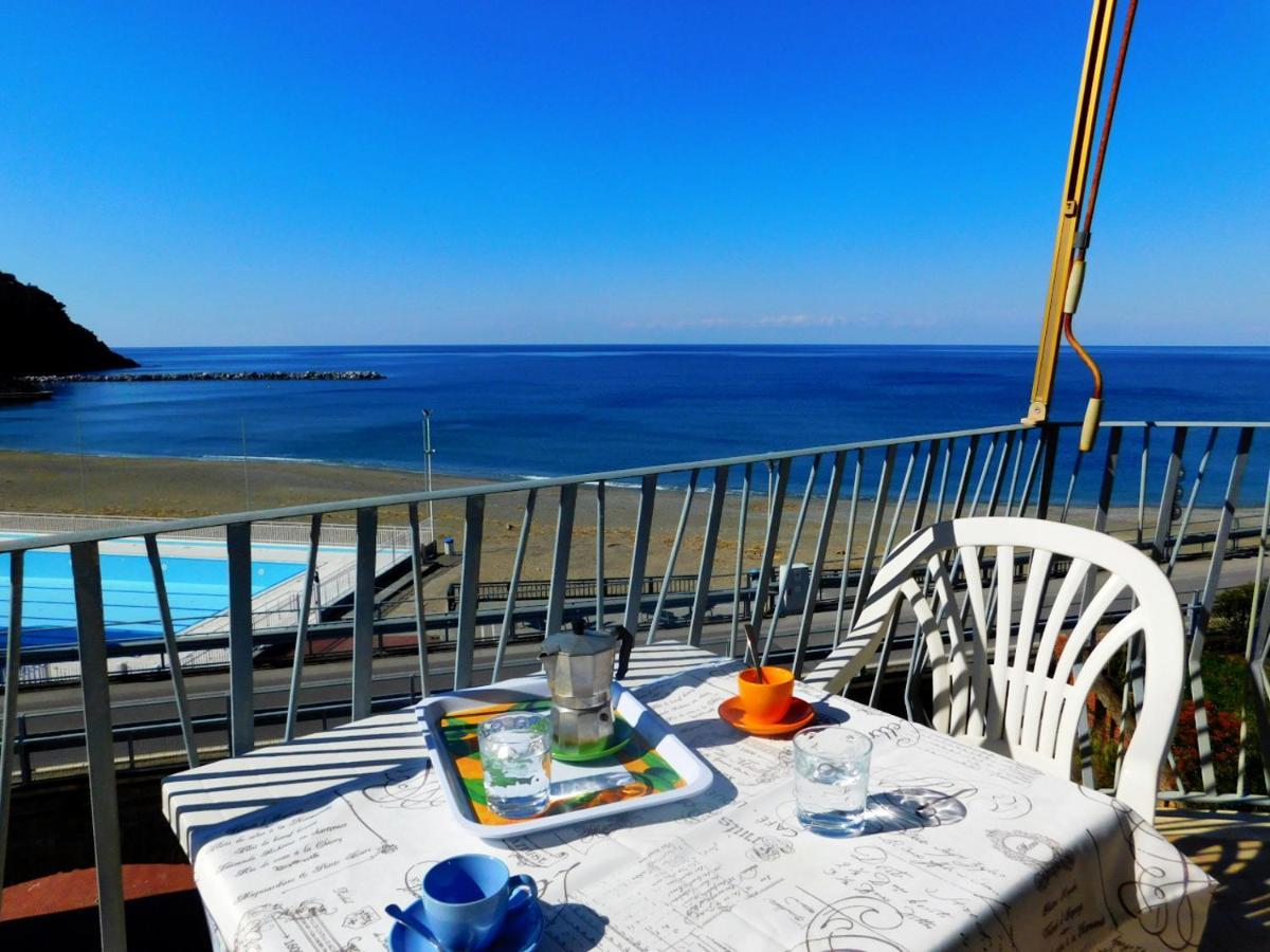 Trilocale Con Meravigliosa Vista Mare, Levanto Kültér fotó